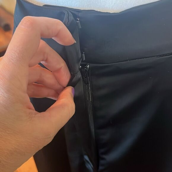 EXPRESS Black High Waist Wide Leg Satin Pleated Pant, size 16S (SHORT) - Picture 5 of 10